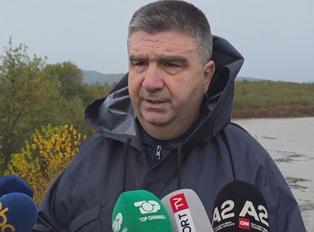 Subashi, apel për evakuime. Rriten ndjeshëm prurjet e lumit të egër Vjosë