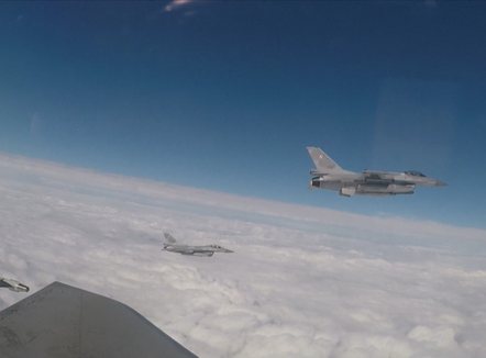 Rumania dhe Polonia ngrenë avionët e luftës në alarm pas sulmeve ruse, mbyllet Konsullata e Moskës në Gdansk