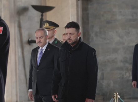 Zelenski në Turqi për paqen, Rusia nuk merr pjesë, mohon pretendimet për plan të fshehtë me SHBA