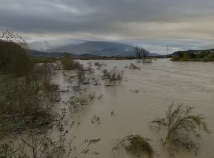 Bie intensiteti i reshjeve, rriten prurjet në Drino