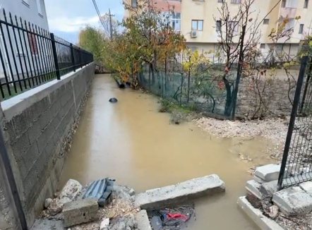 Moti i keq, problematika të mëdha në Korçë
