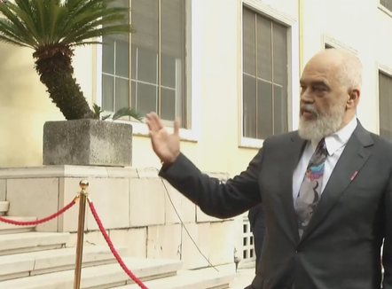 Pyetet për Ballukun, Rama: Respektoni këtë moment, prisni kohën tuaj