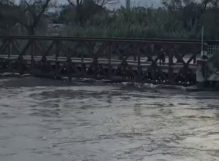 21 banesa nën ujë në Ferras të Fierit, banorët në alarm nga dalja e shtratit të lumit Vjosë 