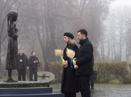 Ukraina shënon Holodomorin teksa i shtohen sulmet ruse dhe trysnia amerikane për planin e paqes