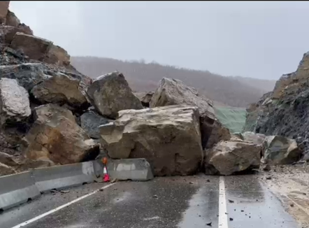 Shembje e re në aksin Qukës-Qafë Plloçë, devijohet qarkullimi i automjeteve