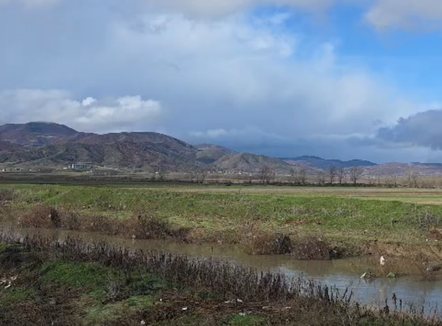 Moti i keq goditi juglindjen, ja si paraqitet situata në terren