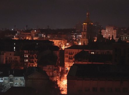 Dronët e Putinit në Moldavi dhe Rumani, Rusia me sulm masiv në Ukrainë, viktima dhe shpërthime në Kiev