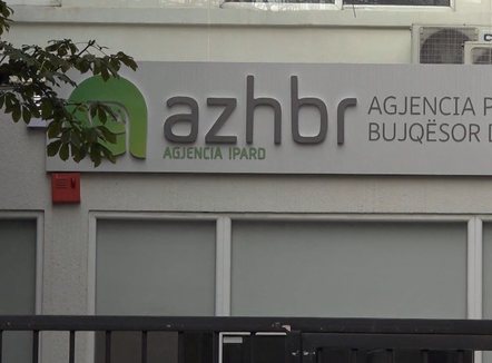 AZHBR: Fushatë e koordinuar sulmesh ndaj institucionit, ja përgjigja 