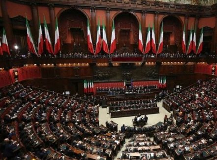 Burg përjetë për vrasësit e grave, parlamenti italian voton ligjin