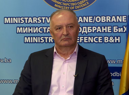 Brenda ishte ministri i Jashtëm i Hungarisë, Bosnja nuk e lejon të ulet në Banjallukë avionin ushtarak