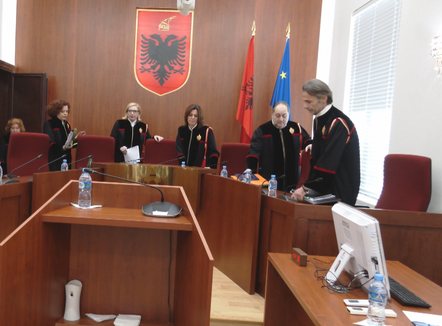 Kushtetuesja mban pezull Ballukun. Kolegji merr kohë, shqyrton ankimin në 2 dhjetor