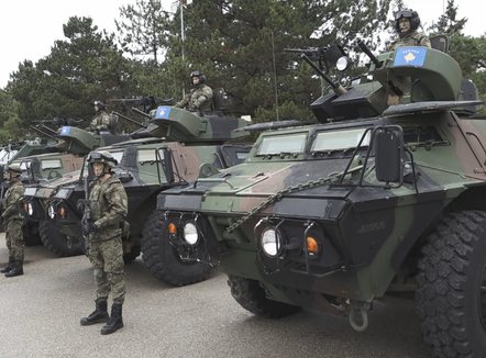 “Kërcënim ekzistencial nga rajoni”, deputeti serb: Kosova na rrezikon, të forcojmë ushtrinë