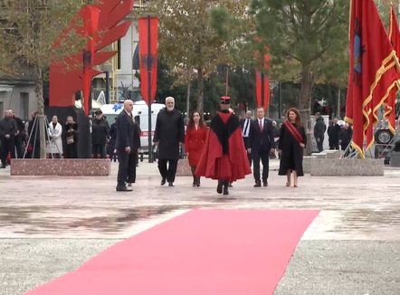 Nis në Vlorë ceremonia zyrtare për Ditën e Pavarësisë, i pranishëm edhe kryeministri Rama