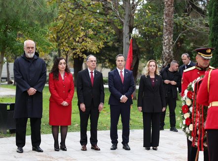 28 Nëntori, zhvillohet ceremonia shtetërore! Nderim për 113-vjetorin e Pavarësisë
