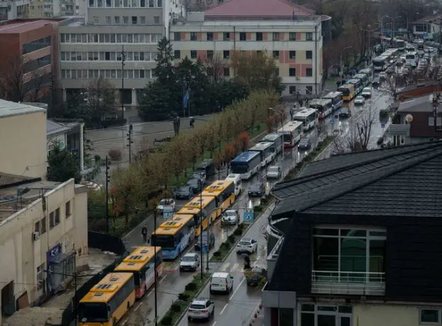 Kosovë: Mosmiratimi i buxhetit rrezikon mirëqenien sociale