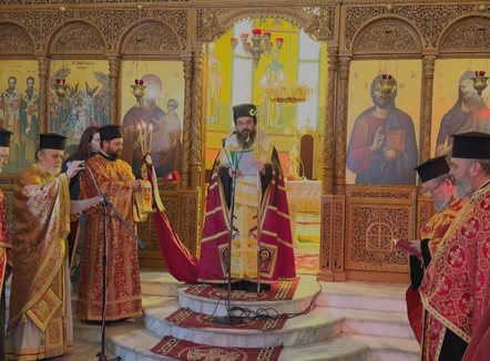 Sipas traditës së Fan Nolit, meshë për bekimin e flamurit në Mitropolinë e Korçës 