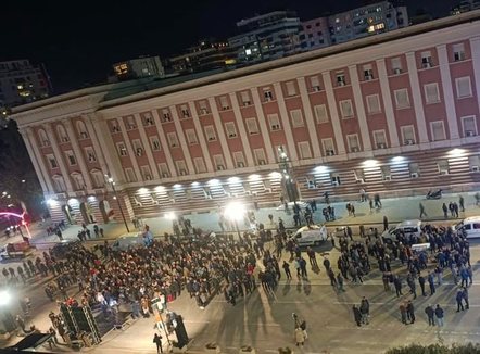 Balla ironizon foltoren e PD-së: Si mos më keq dasma këtë javë