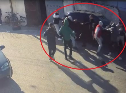 VIDEO| A2 CNN siguron pamjet e sherrit me thika në Shkodër mes adoleshentëve