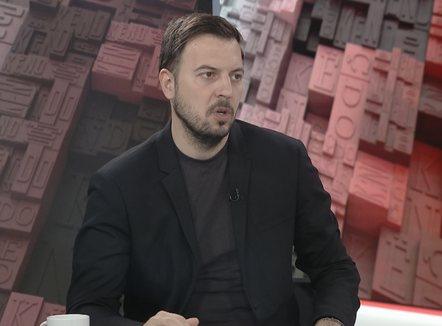 “U ngujuan në Gjykatë”, Gazetari tregon prapaskenat e Kushtetueses për Ballukun: Dilnin me çelësa në duar