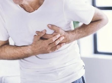 Pse sulmet në zemër janë më pak të dëmshme gjatë natës? Ja shpjegimi shkencor