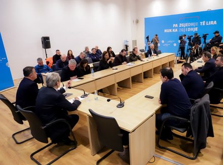 “Po bashkëpunon me ata që kemi përballë”, debate mes Ervin Salianjit dhe Flamur Nokës në mbledhjen e kryesisë së PD