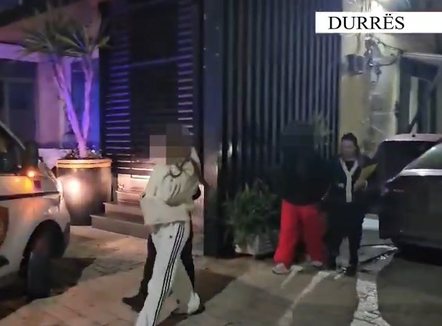 Prostitucion në apartamentin e marrë me qira, arrestohen dy kolumbiane në Durrës. Paratë e fituara ia dërgonin familjarëve