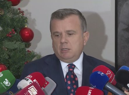 “Bojkoti i PD është vendim emocional”, Balla: Demokratët t’i kthehen punës pas gjelit e bakllavasë