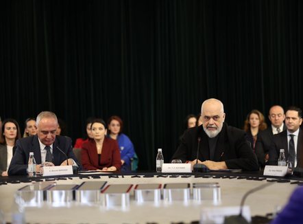 “Media online, s’besoj te vetërregullimi”, Rama: Sanksione ministrave nëse nuk japin informacion