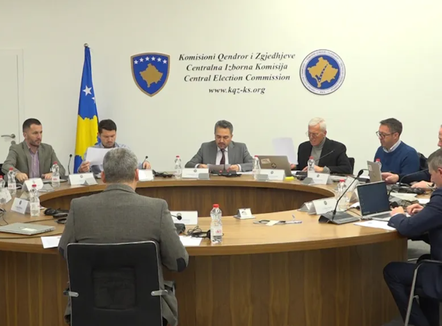 KQZ lehtëson votimin për personat mbi 80 vjeç