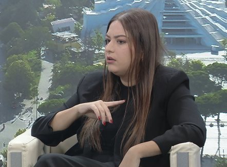 “Salianji nuk ka nevojë për mua, e ka rrugën e shtruar në Elbasan”, deputetja e PS sqaron përplasjet në PD