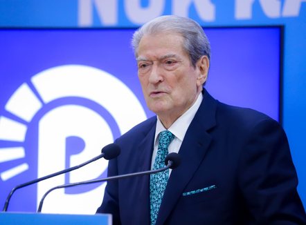 “Rama po bën grusht shteti!” Berisha: Qytetarët do t’i përgjigjen me forcë më 22 dhjetor