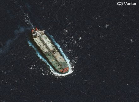 “Bllokadë totale cisternave me naftë”, Trump përshkallëzon luftën ndaj Venezuelës, Maduro përgjigjet me këngë