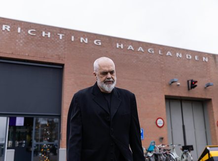 “Specialja, turp me një farsë të dalë nga Duma e Putinit”, Rama takon Thaçin: E kam gjetur komandatin në formë