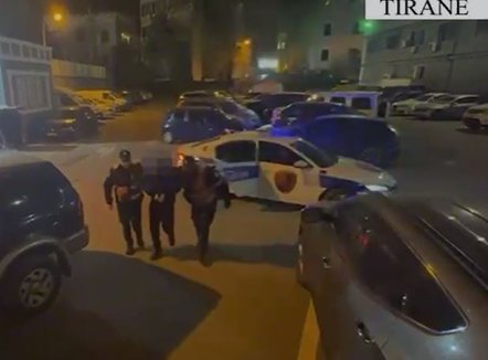 Siguronte kokainë për lokalet e Tiranës, pranga të riut 