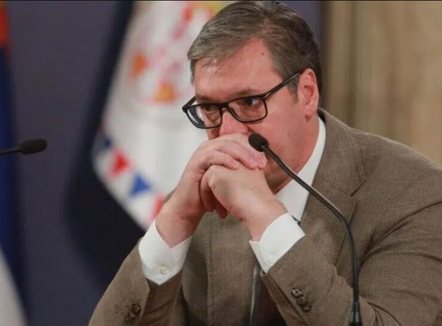 Kur çdokund ulesh, diku ngulesh (rasti Aleksandar Vuçiq). A po i vjen fundi politikës së jashtme serbe të uljes në katër karrige?