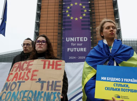 Liderët e BE-së mblidhen për financimin e Ukrainës, teksa Moska e Kievi shkëmbejnë sulme