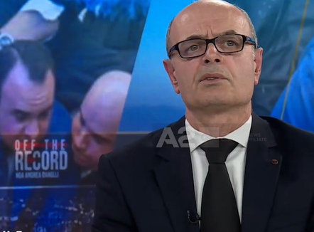 Përplasjet në Kuvend, Petro Koçi: Opozita po e ndihmon qeverinë me këto shfaqje