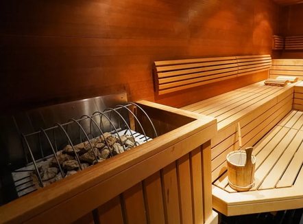 Çifti nga Tokio humb jetën i bllokuar në sauna pas shpërthimit të zjarrit