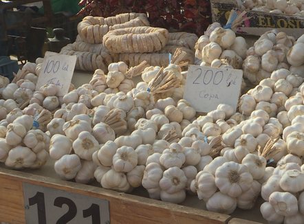 Festat e fundvitit rrisin çmimet, në shtetet e tjera ka oferta dhe ulje, në Shqipëri ndodh e kundërta