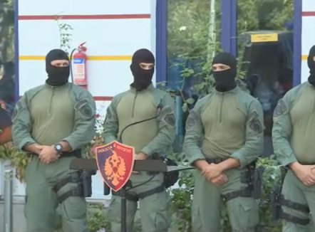 Policët ngelin pa shpërblim. Bonuset e fundvitit i vendosin shefat, përfitojnë të preferuarit