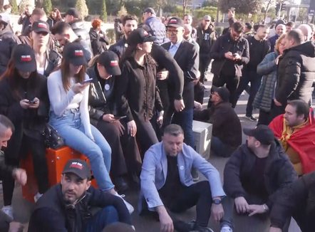 Lapaj mesazh Ramës: Për çdo nismë kundër meje, je në konflikt me familjen time