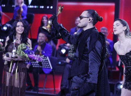 Alis triumfon në Fest 64, do të përfaqësojë Shqipërinë në Eurovision 2026