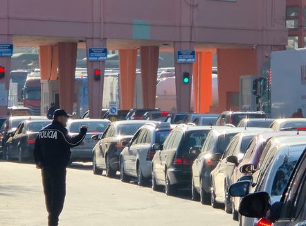 Radhë të gjata në Qafë Thanë