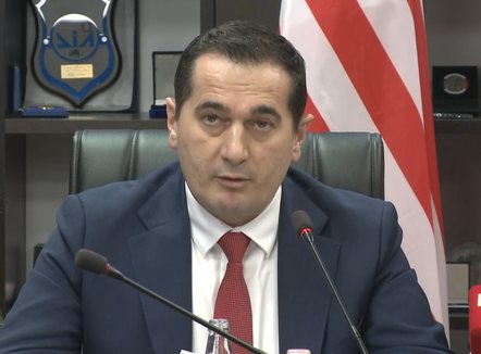 Klodian Braho merr zyrtarisht detyrën, falënderon ndërkombëtarët: Jemi zotuar ndaj Kushtetutës dhe shqiptarëve