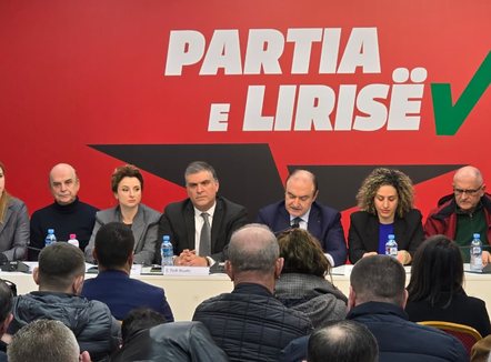 Meta: Të gjithë në këmbë për t'ua rikthyer Shqipërinë, shqiptarëve