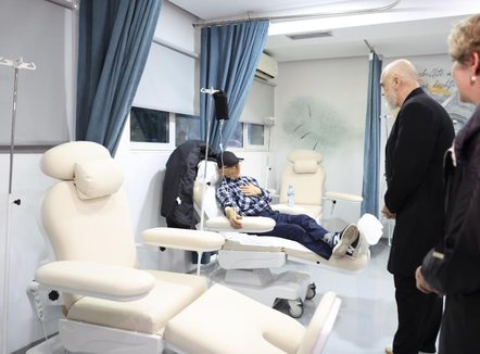 Rama viziton mjekët e pacientët në QSUT: Investime dhe rritje buxheti për shëndetësinë