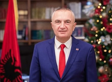 Meta uron shqiptarët nga qelia: Uroj që Krishtlindjen e ardhshme të gjithë ta festojnë në liri