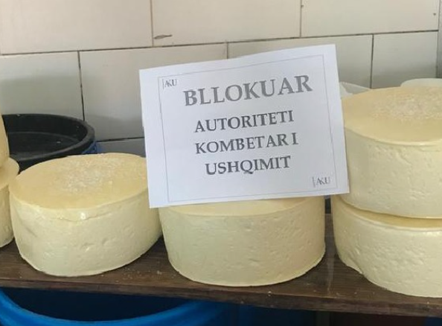 AKU Tiranë bllokon 5 ton djathë Gouda dhe 944 kg fileto pule