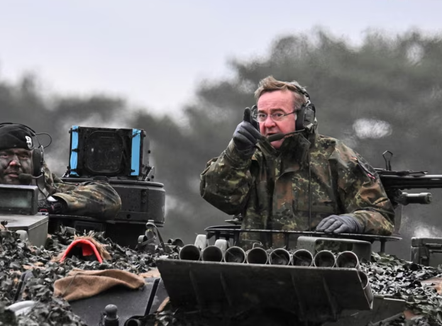 Pse shumë udhëheqës po paralajmërojnë luftë me Rusinë?