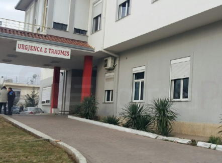 Në kërkim 24-vjeçari, i moshuari përfundon te Trauma pasi u godit me grusht